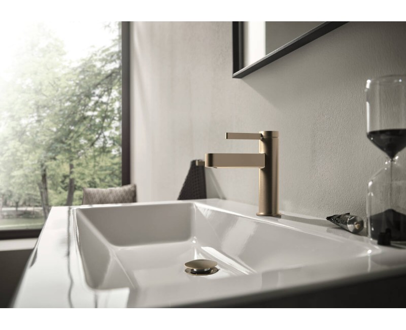Смеситель для раковины Hansgrohe Finoris 100 с изливом Push-Open, EcoSmart, CoolStart, полированная бронза 76012140