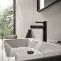 Vannas istabas izlietnes maisītājs Hansgrohe Finoris 110 ar Push-Open snīpi, EcoSmart, CoolStart, birstēts melns hroms 76024340