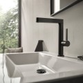 Vannas istabas izlietnes maisītājs Hansgrohe Finoris 230 ar Push-Open vārstu, birstēts melns hroms 76060340