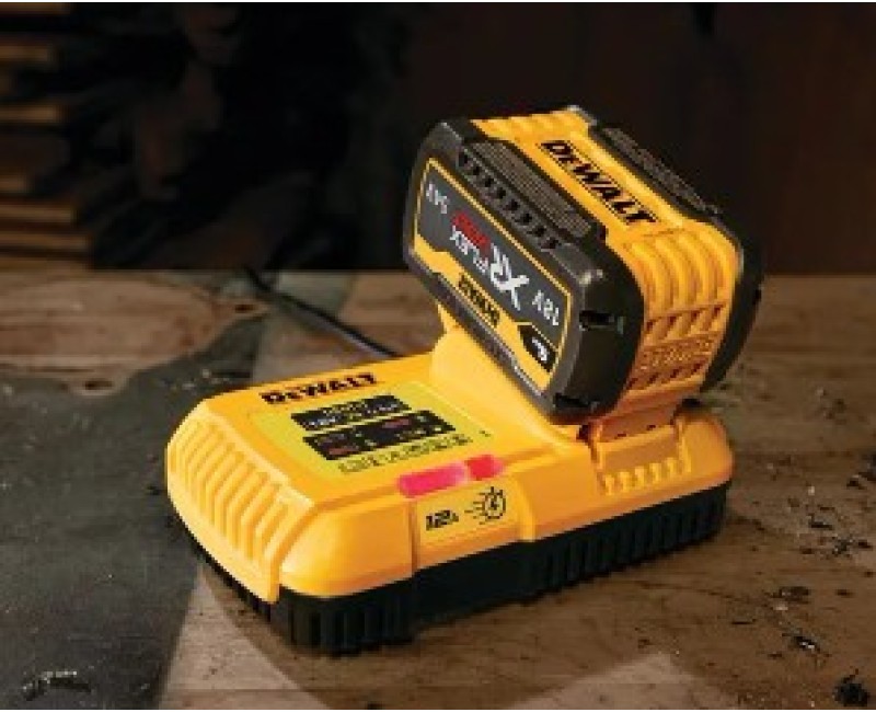 Зарядное устройство DeWALT 12 A для аккумуляторов 18/54 V DCB117