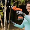Sodo žirklės BLACK+DECKER 18 V akumuliatorius, 1 x 2,0 Ah ličio jonų akumuliatorius, įkroviklis BCPP18D1-QW
