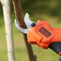 Sodo žirklės BLACK+DECKER 18 V akumuliatorius, 1 x 2,0 Ah ličio jonų akumuliatorius, įkroviklis BCPP18D1-QW