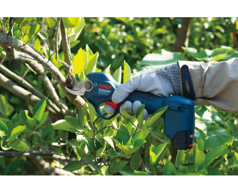 Dārza šķēres Bosch 12 V akumulatora, 2 x 3,0 Ah akumulatori, lādētājs 06019K1021