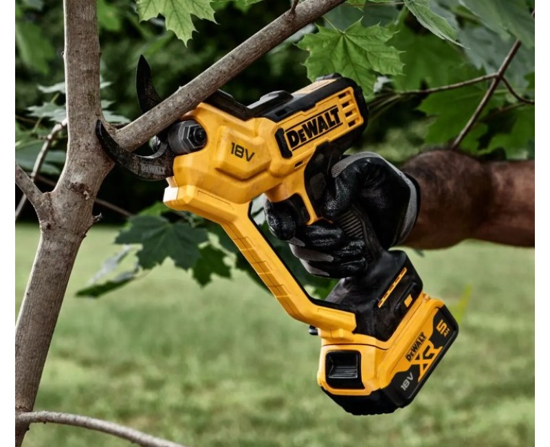 Dārza šķēres DeWALT18 V akumulatora, 1 x 5,0 Ah XR akumulators, DCMPP568P1 lādētājs