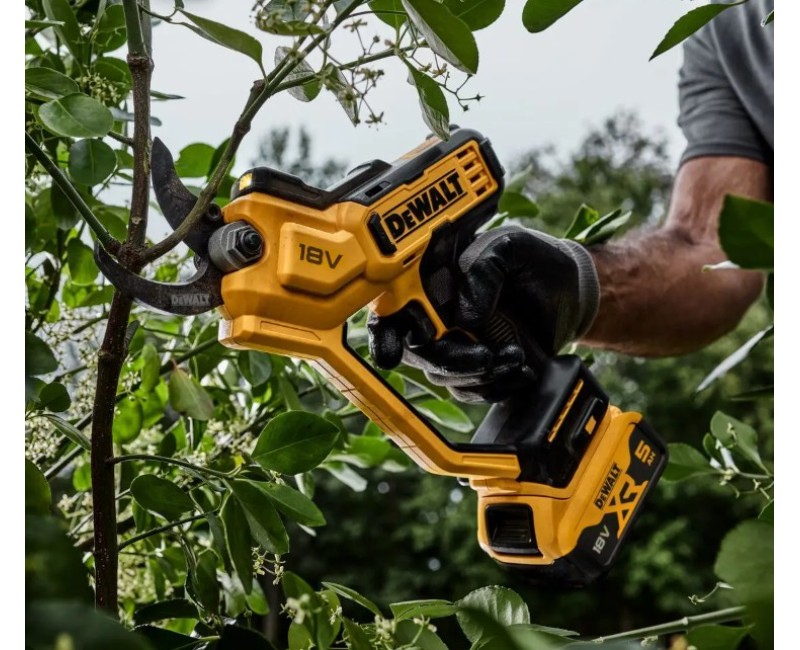 Dārza šķēres DeWALT18 V akumulatora, 1 x 5,0 Ah XR akumulators, DCMPP568P1 lādētājs