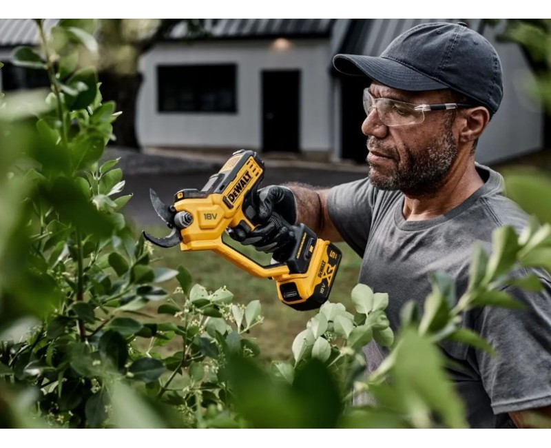 Dārza šķēres DeWALT18 V akumulatora, 1 x 5,0 Ah XR akumulators, DCMPP568P1 lādētājs