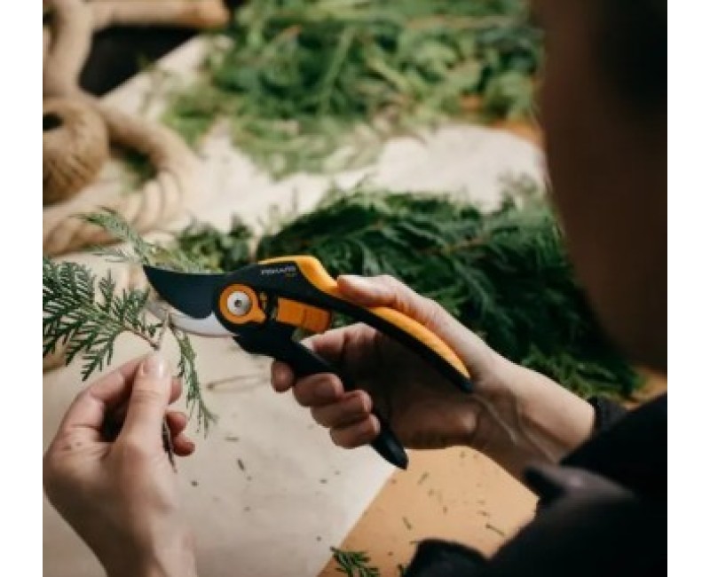 Dārza šķēres FISKARS SmartFit Plus P541 1057169