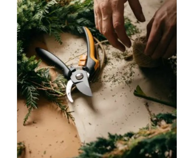 Садовые ножницы FISKARS Solid (L) P341 1057164