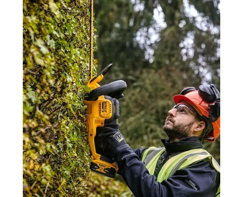 Dzīvžoga šķēres DeWALT 18 V akumulatora 55 cm, bez akumulatora un lādētāja DCMHT562N