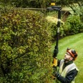 Кусторез DeWALT 18 В Аккумуляторныйс длинной ручкой, без аккумулятора и зарядного устройства DCMPH566N