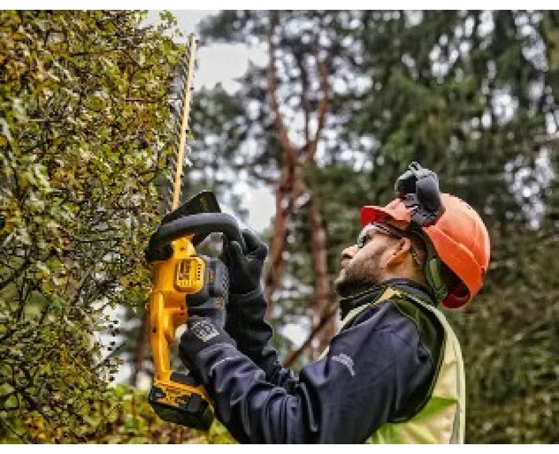 Dzīvžoga šķēres DeWALT 18 V akumulatora, bez akumulatora un lādētāja DCMHT563N