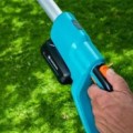 Dzīvžoga šķēres Gardena 18 V akumulatora teleskopiskās  THS 42/18V P4A, 42 cm, 1 x 2,5 Ah akumulators, lādētājs 14732-20