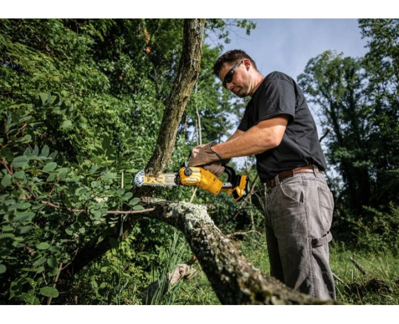 Motorzāģis DeWALT 18 V akumulatora 20 cm, 1 x 5,0 Ah XR akumulators, DCMPS520P1 lādētājs