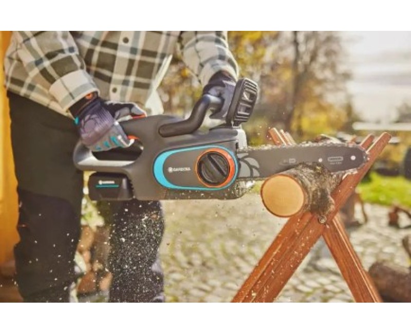 Motorzāģis Gardena 18 V akumulatora PowerSaw 250/18 V P4A, 25 cm, 1 x 4,0 Ah akumulators, lādētājs 14790-20