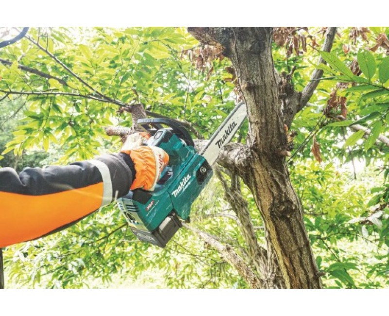 Motorzāģis Makita 40 V akumulatora 35 cm, 1 x XGT 4,0 Ah akumulators, UC004GM102 lādētājs