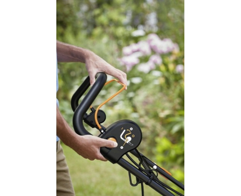 Скарификатор BLACK+DECKER 1200 Вт, рабочая ширина 30 см BEOEP320-QS