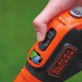 Trimmeris BLACK+DECKER 18 V akumulatora ar auklu, 28 cm pļaušanas platums, 1 x 2,0 Ah akumulators, lādētājs STC1820EPC-QW