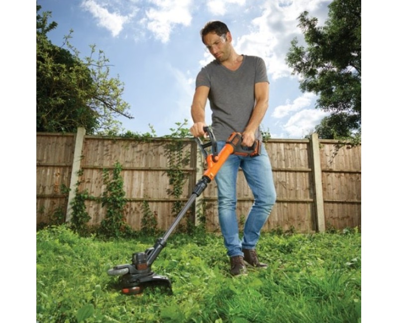 Trimmeris BLACK+DECKER 18 V akumulatora ar auklu, 28 cm pļaušanas platums, 1 x 4,0 Ah akumulators, lādētājs STC1840PC-QW