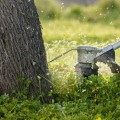 Аккумуляторный триммер Bosch 18 В, ширина скашивания 33 см, без аккумулятора и зарядного устройства 06008D0000