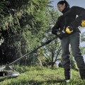 Trimmeris DeWALT 54 V akumulatora motora iekārta, bez akumulatora un lādētāja DCMAS5713N