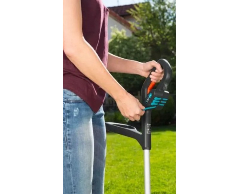Trimmeris Gardena 14,4 V akumulatora SmallCut Li-23R, pļaušanas platums 23 cm, integrēts akumulators, lādētājs 9822-20