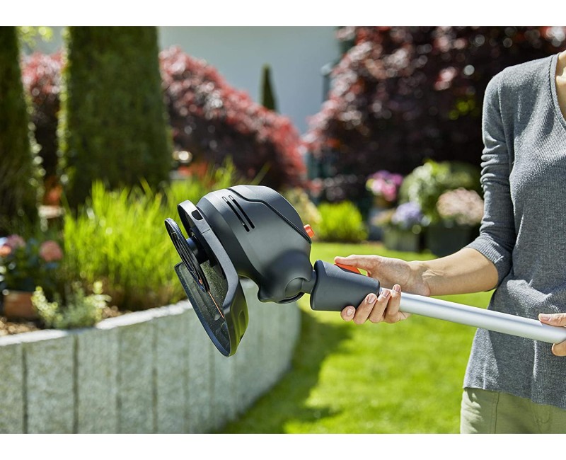 Аккумуляторный триммер Gardena ComfortCut Li-18/23 18 В, ширина скашивания 23 см, 1 аккумулятор 2,5 Ач, зарядное устройство 14701-20