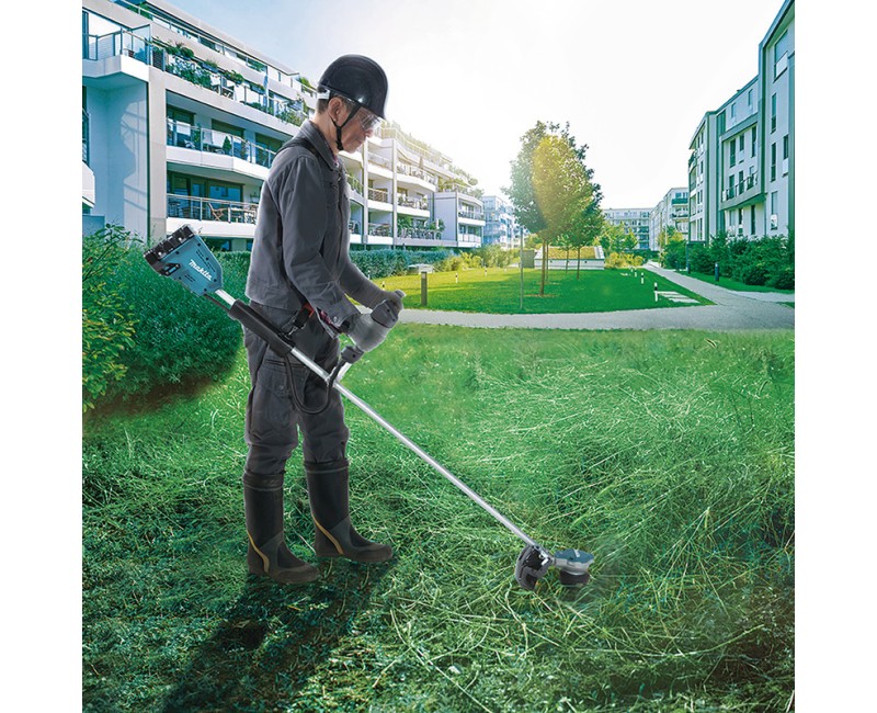 Trimmeris Makita 18 V akumulatora krūmgriezis, 35 cm pļaušanas platums, 2 x 5,0 Ah akumulatori, lādētājs DUR368APT2