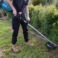 Trimmeris Makita 18 V akumulatora krūmgriezis, 43 cm pļaušanas platums, bez akumulatora un lādētāja DUR369LZ