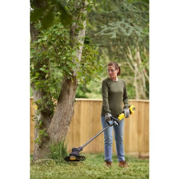 Trimmeris Stanley 18 V akumulatora ar auklu, 33 cm pļaušanas platums, 1 x 4,0 Ah litija jonu akumulators, lādētājs SFMSTB930M-QW