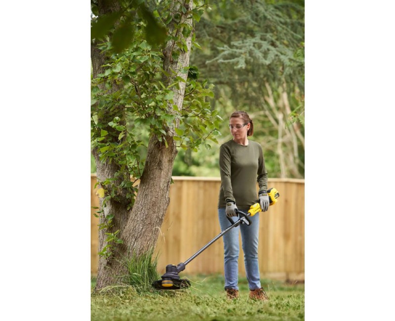 Trimmeris Stanley 18 V akumulatora ar auklu, 33 cm pļaušanas platums, 1 x 4,0 Ah litija jonu akumulators, lādētājs SFMSTB930M-QW