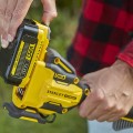 Trimmeris Stanley 18 V akumulatora ar auklu, pļaušanas platums 33 cm, 1 x 4,0 Ah  akumulators, lādētājs SFMCSTB933M-QW