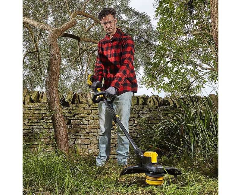 Trimmeris Stanley 18 V akumulatora ar auklu, pļaušanas platums 33 cm, 1 x 4,0 Ah  akumulators, lādētājs SFMCSTB933M-QW