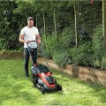 Zāles pļāvējs BLACK+DECKER - 36 V akumulatora, pļaušanas platums 38 cm, 2 x 2,5 Ah litija jonu akumulatori, lādētājs CLM3825L2-QW
