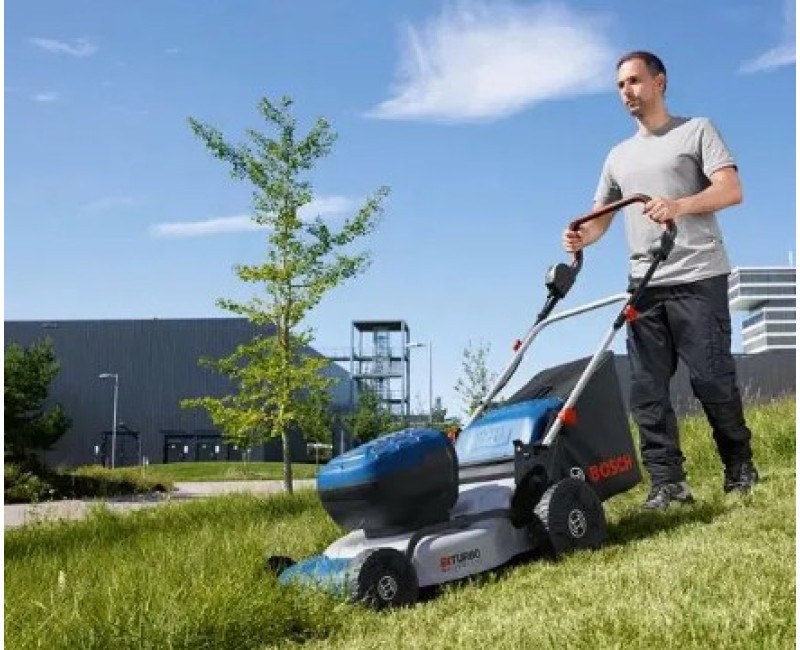 Газонокосилка Bosch 18 В, аккумуляторная, ширина скашивания 46 см, без аккумулятора и зарядка 06008C8000