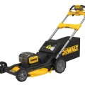 Zāles pļāvējs DeWALT 18 V akumulatora, 53 cm pļaušanas platums, ar piedziņu, 2 x 8,0 Ah XR akumulatori, DCMWSP156W2 lādētājs