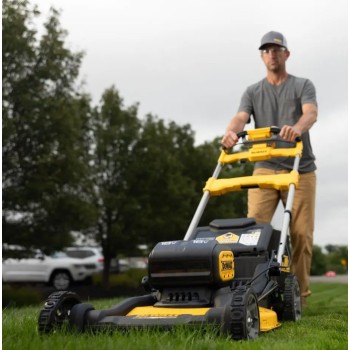 Zāles pļāvējs DeWALT 18 V akumulatora, 53 cm pļaušanas platums, ar piedziņu, 2 x 8,0 Ah XR akumulatori, DCMWSP156W2 lādētājs