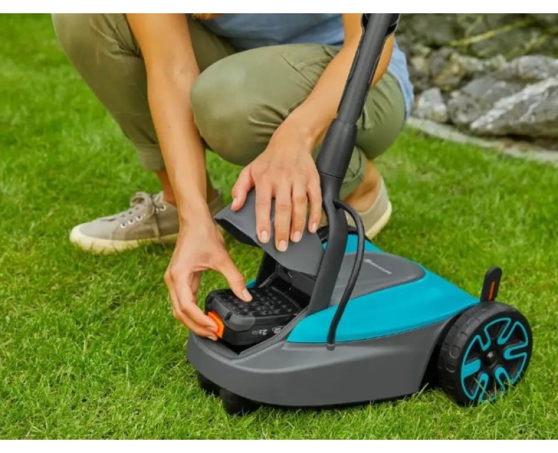 Zāles pļāvējs Gardena 18 V  HandyMower 22/18 V P4A, pļaušanas platums 22 cm, 1 x 2,5 Ah akumulators, lādētājs 14620-20
