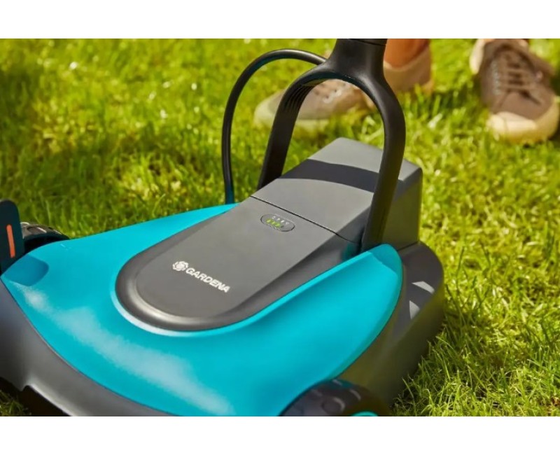 Zāles pļāvējs Gardena 18 V  HandyMower 22/18 V P4A, pļaušanas platums 22 cm, 1 x 2,5 Ah akumulators, lādētājs 14620-20