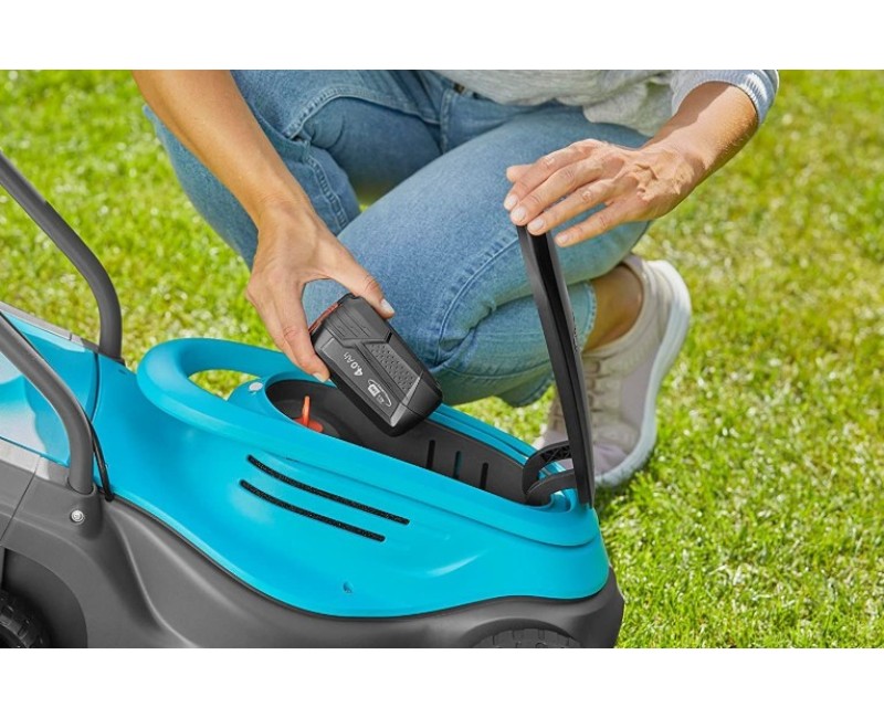 Zāles pļāvējs Gardena 18 V PowerMax 30/18V P4A, pļaušanas platums 30 cm, 1 x 4,0 Ah akumulators, lādētājs 14630-20