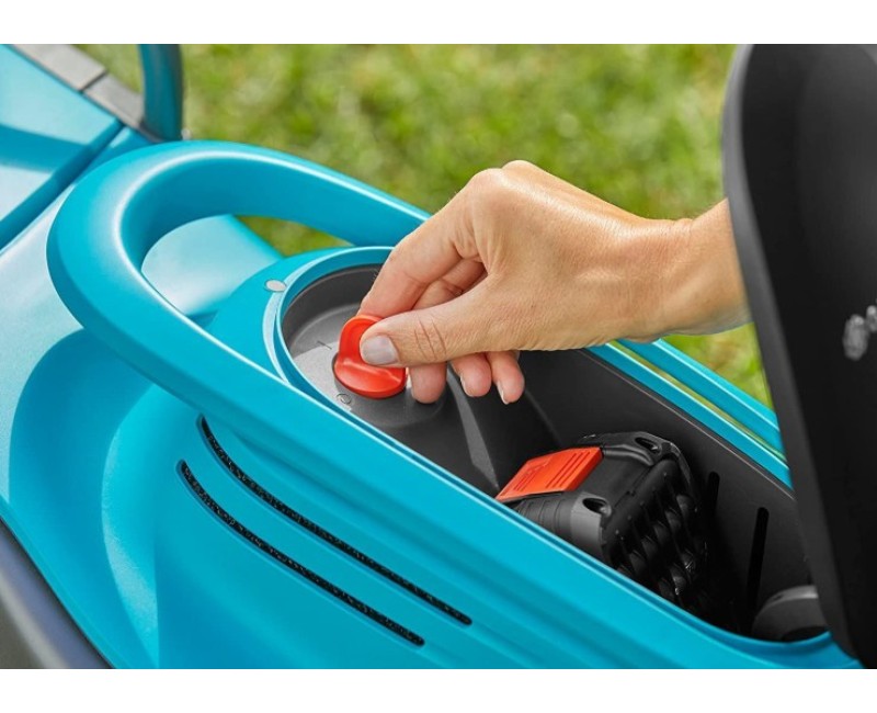 Zāles pļāvējs Gardena 18 V PowerMax 30/18V P4A, pļaušanas platums 30 cm, 1 x 4,0 Ah akumulators, lādētājs 14630-20