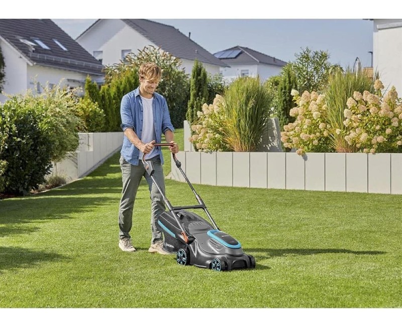 Zāles pļāvējs Gardena 18 V PowerMax 37/36V P4A, pļaušanas platums 37 cm, 2 x 4,0 Ah akumulatori, lādētājs 14638-20