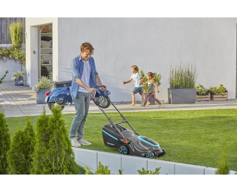 Zāles pļāvējs Gardena 18 V PowerMax 37/36V P4A, pļaušanas platums 37 cm, 2 x 4,0 Ah akumulatori, lādētājs 14638-20