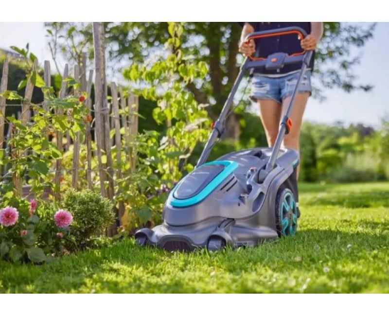 Zāles pļāvējs Gardena 18 V  PowerMax Duo 46/36V, pļaušanas platums 46 cm, 2 x P4A PBA 2,5 Ah akumulatori, lādētājs 14646-65