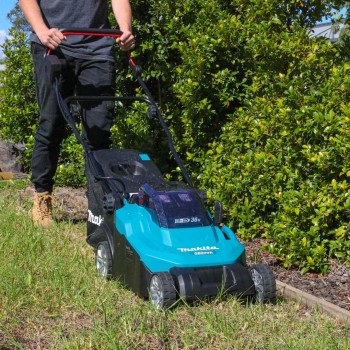 Zāles pļāvējs Makita 18 V akumulatora, 38 cm pļaušanas platums, bez akumulatora un lādētāja DLM382Z