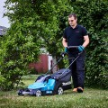 Zāles pļāvējs Makita 18 V akumulatora, 43 cm pļaušanas platums, 2 x litija jonu LXT 5,0 Ah akumulatori, DLM432PT2 lādētājs