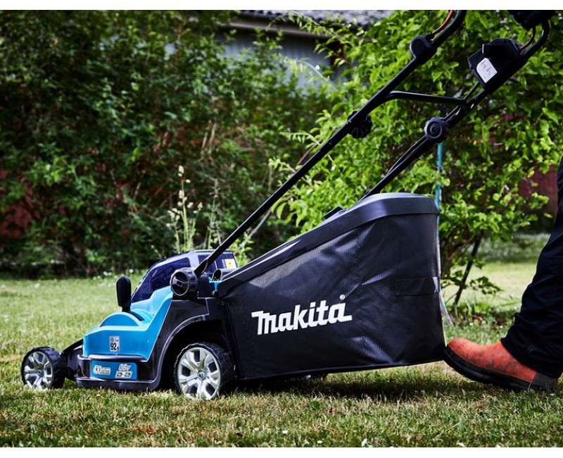 Zāles pļāvējs Makita 18 V akumulatora, 43 cm pļaušanas platums, 2 x litija jonu LXT 5,0 Ah akumulatori, DLM432PT2 lādētājs
