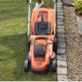 ГазонокосилкаBLACK+DECKER 18 В, ширина скашивания 33 см, 2 аккумулятора 2,5 Ач, зарядка BCMW3318L2-QW