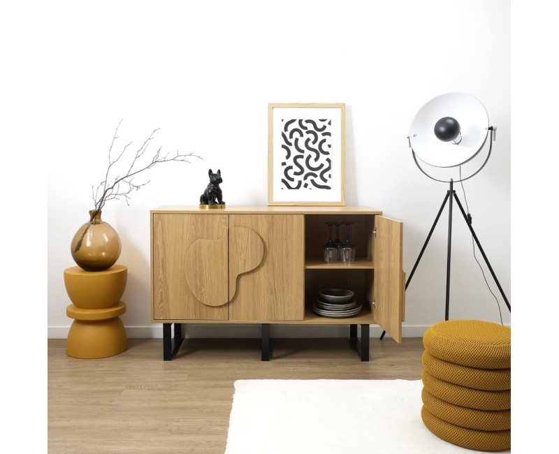 Kumode ar 3 durvīm un reljefa fasādēm – ozolkoka tonī_HD0433