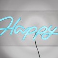 LED neona lampa “Happy” – dekoratīvs gaismas uzraksts LA0083
