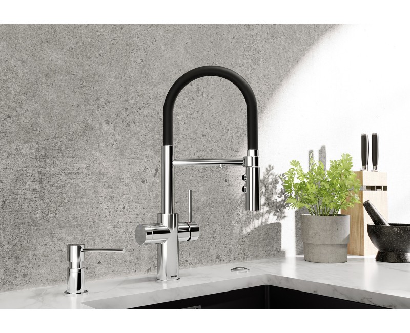 Virtuves maisītās Blanco CATRIS-S filtrētam ūdenim, lokanu izvadu Melns / Hromēts 526705
